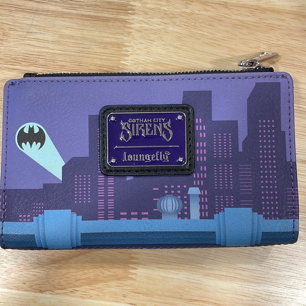 NWOT Gotham City Siren Loungefly Wallet
